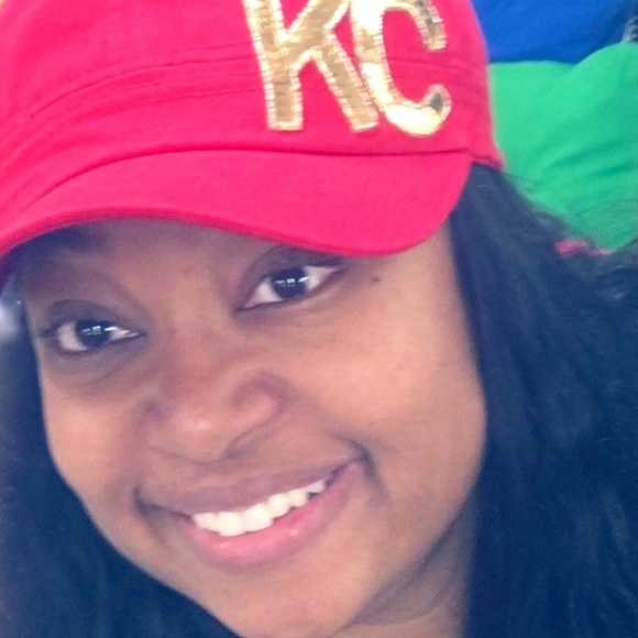 Meet your Posher, Aris - Picture 2 of 4